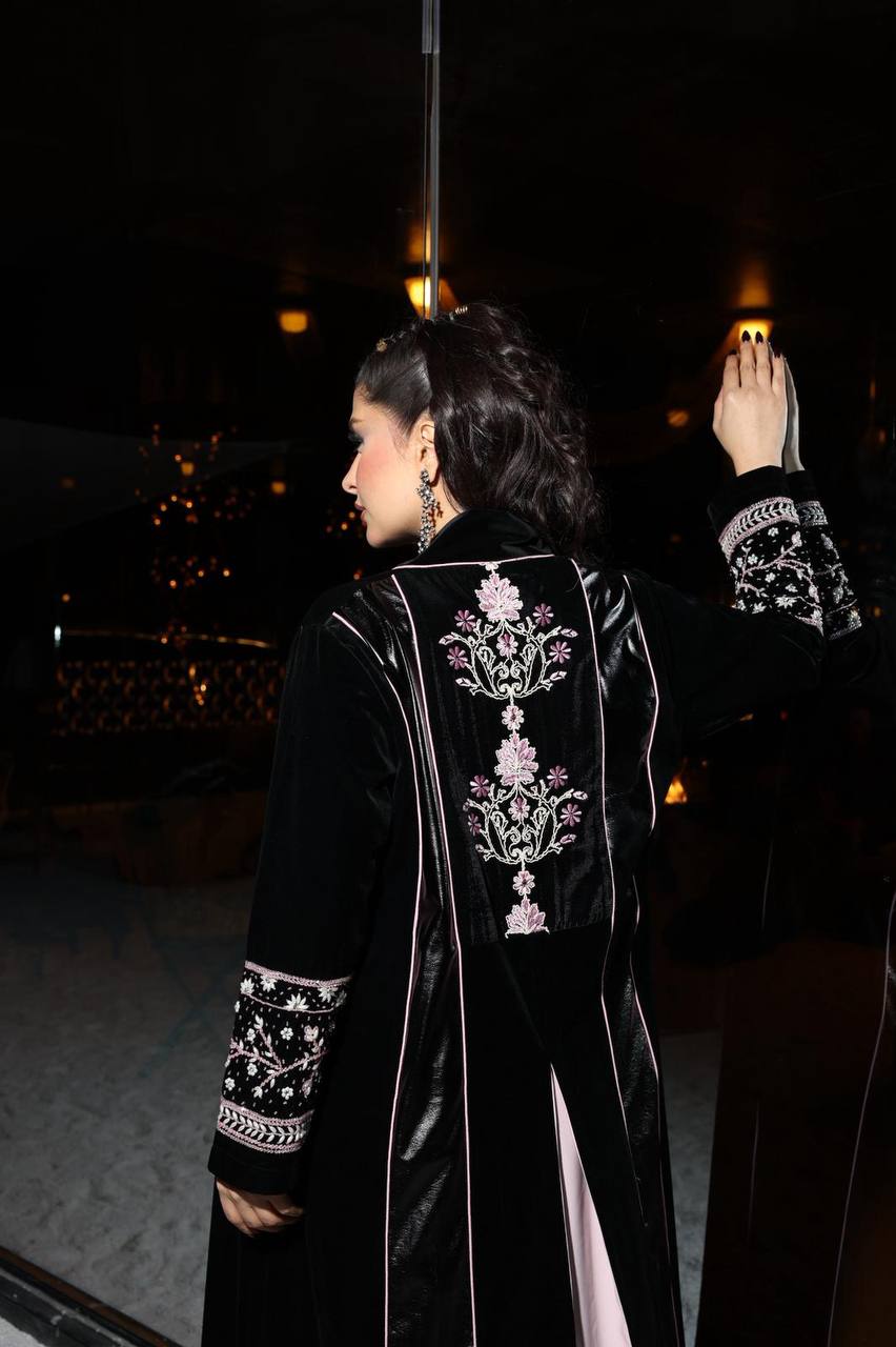 Velvet abaya set with hand embroidery and beading, with dress. C:377