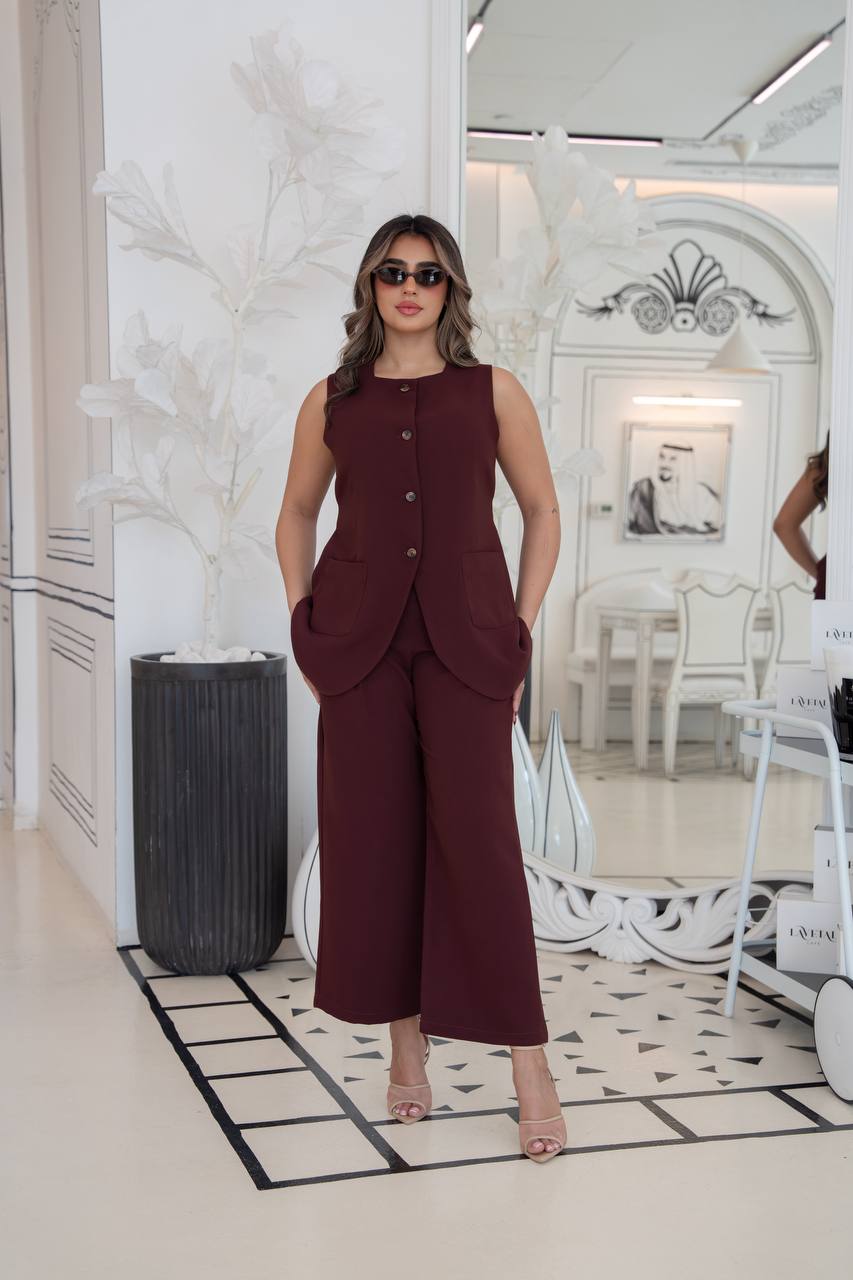 Vest and crepe pants set in burgundy. C:1101 burgundy