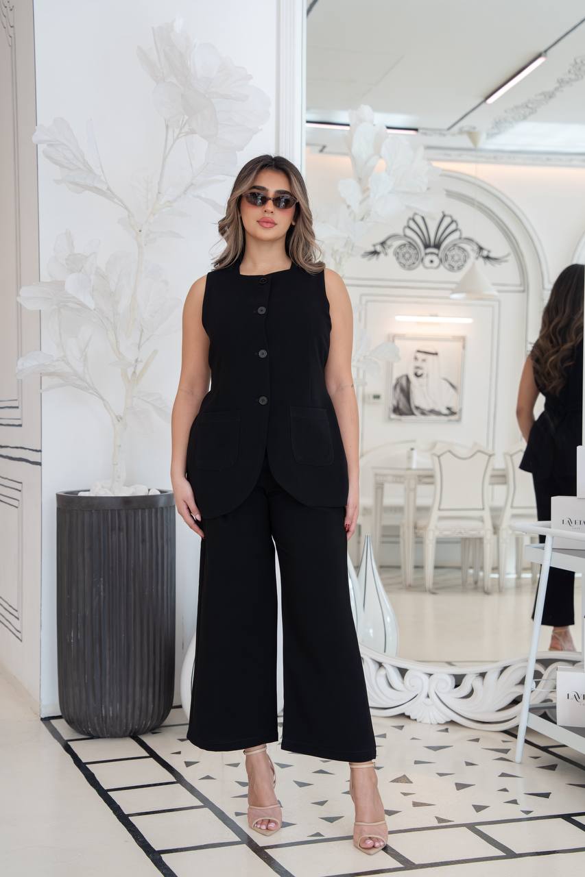 Vest and crepe pants set in black.C:1101