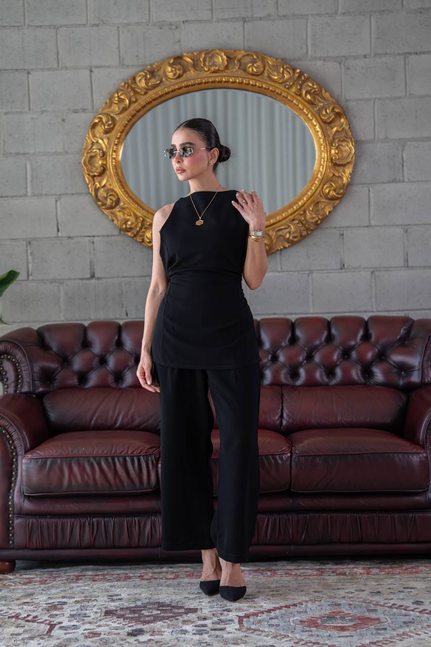 Black crepe blouse and pants set.C:1103
