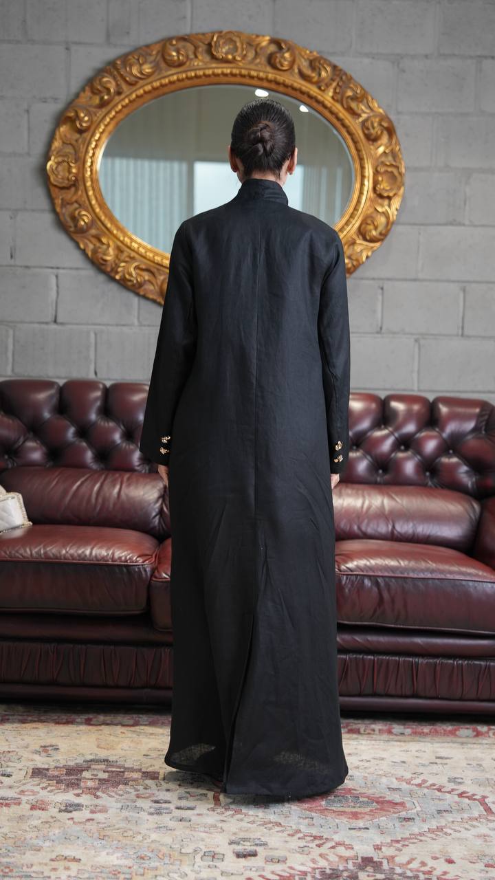 Trench coat linen in black. C:393