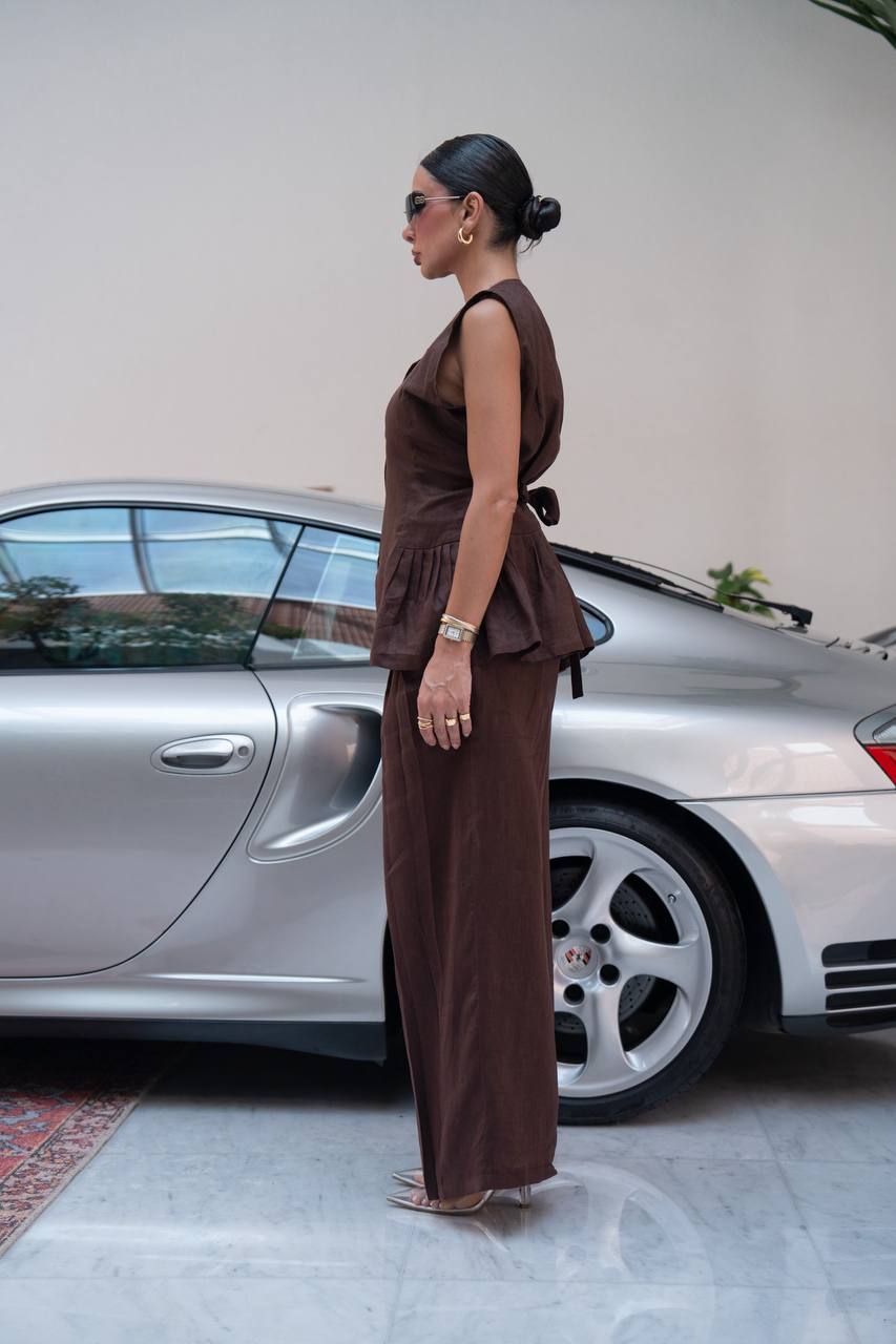 Vest and trousers set, linen in brown.C:1109