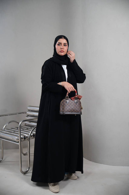 عباية بخام كريب، باللون الاسود مع تطريز   C:IB351