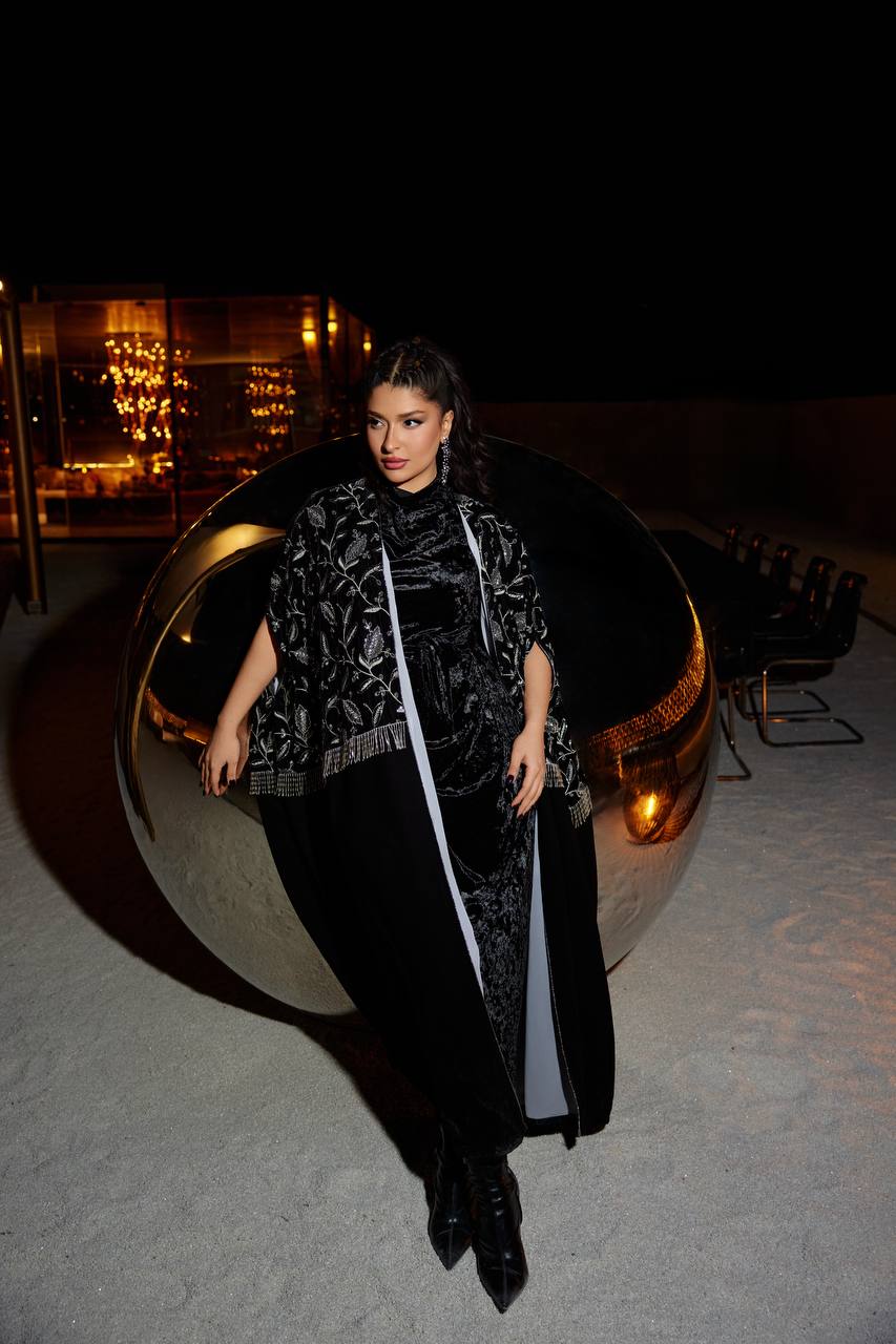 A set of bisht and dress, velvet with hand-beaded embroidery.C:378