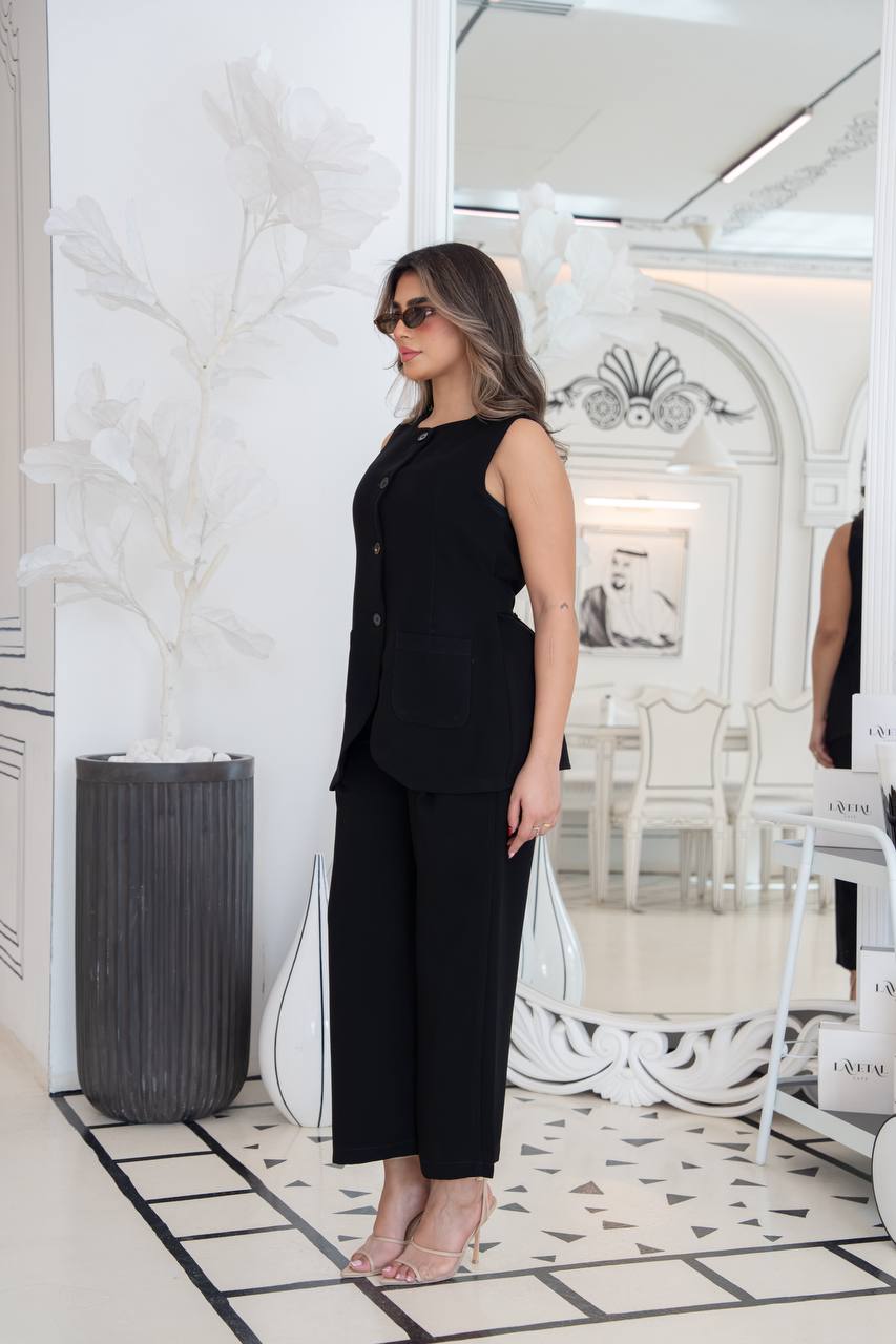 Vest and crepe pants set in black.C:1101