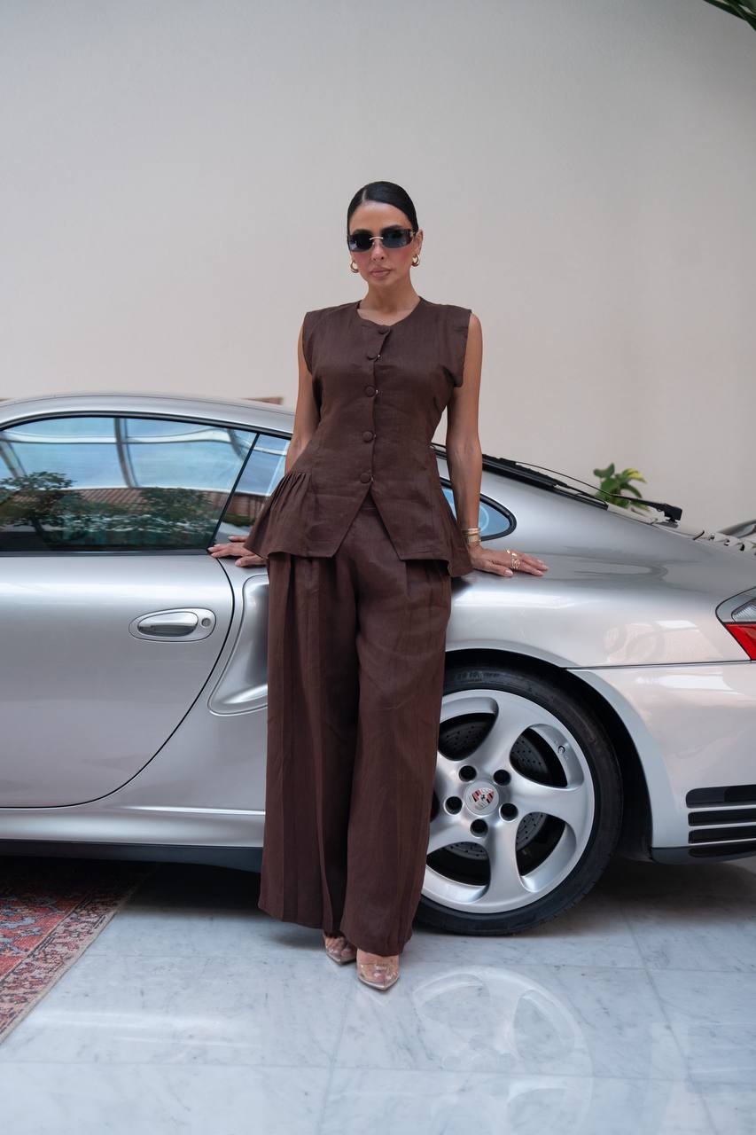 Vest and trousers set, linen in brown.C:1109