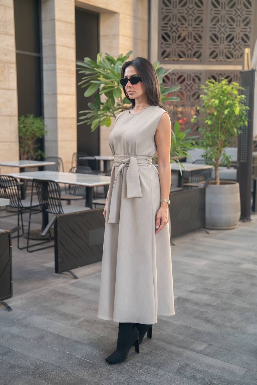 Beige crepe dress. C:IB1096