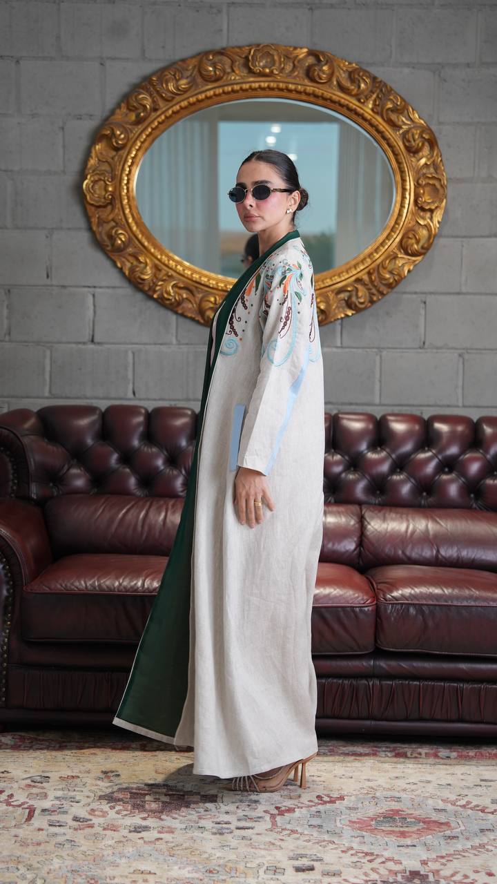 Linen abaya in light beige with embroidery. C:397