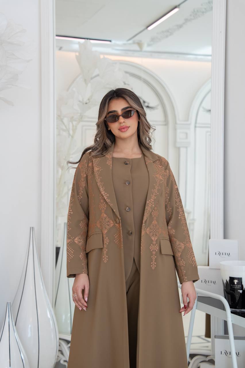 Crepe abaya in a distinctive caramel color. C:383
