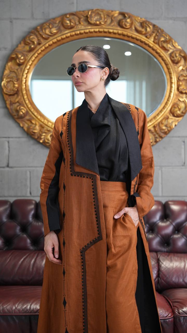 Camel-colored linen abaya with embroidery. C:388