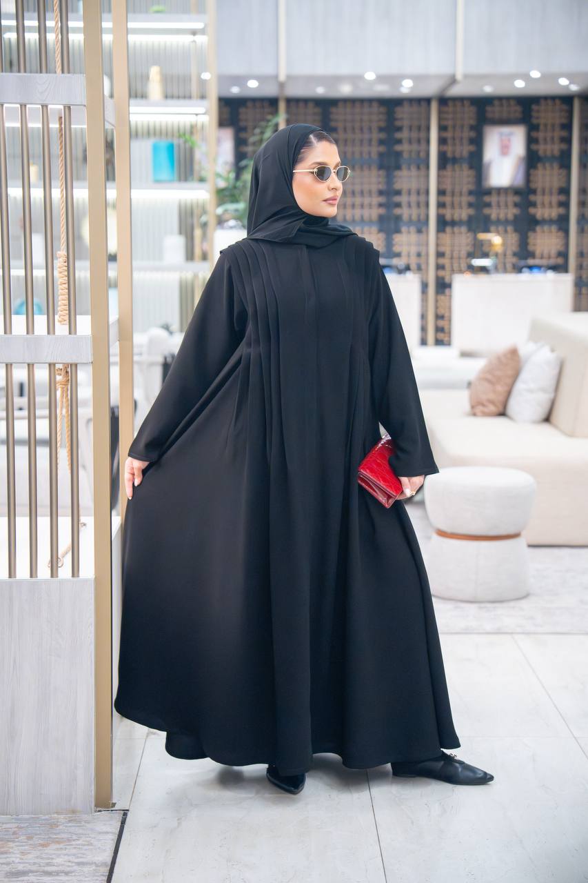 عباية بخام كريب باللون الاسود مع كسرات  C:IB346 