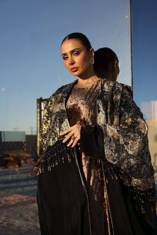 A bisht with a dress, made of jacquard and velvet with hand-stitched details.C:373