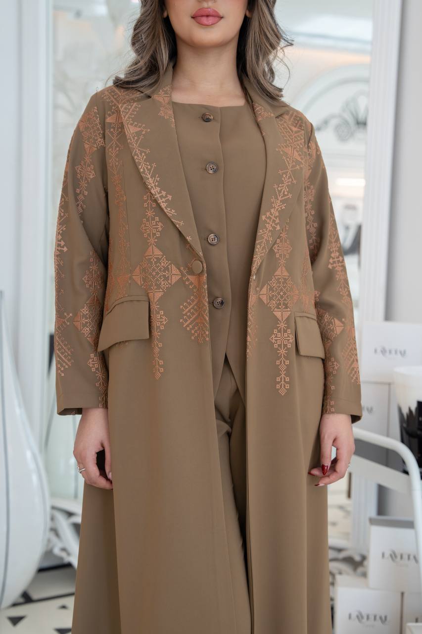 Crepe abaya in a distinctive caramel color. C:383