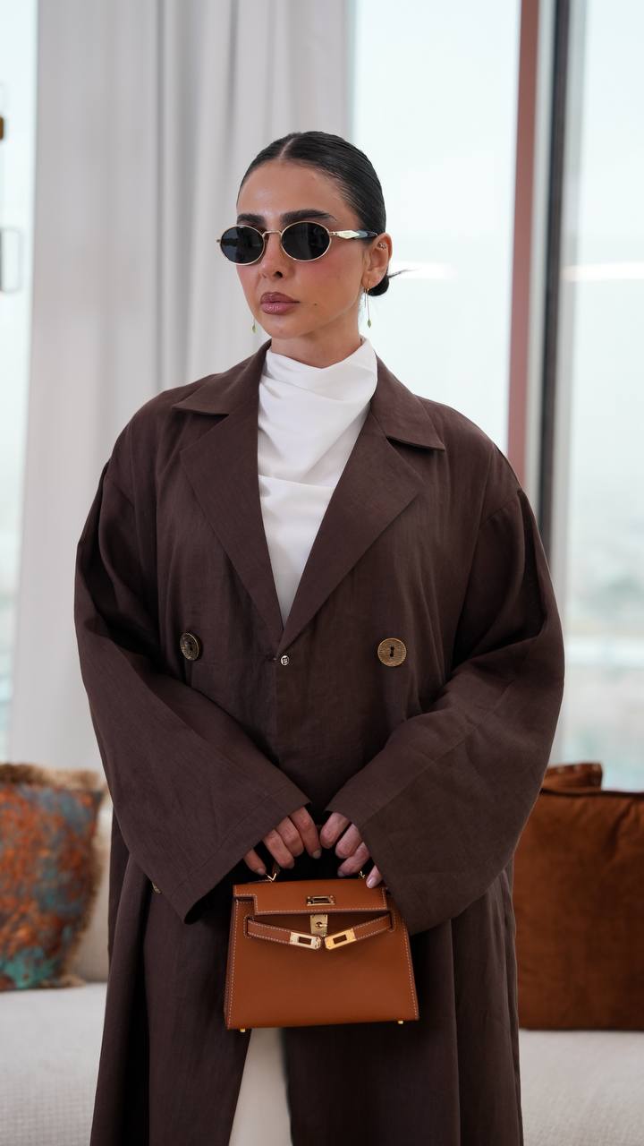 Free size linen trench coat in brown. C:401
