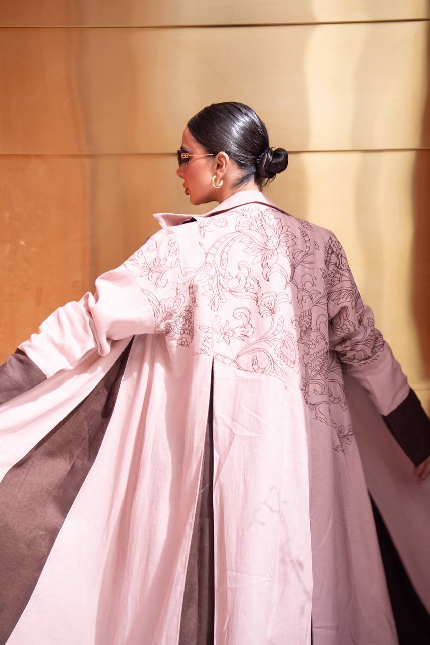 Flesh-colored linen blazer abaya with embroidery.C:412