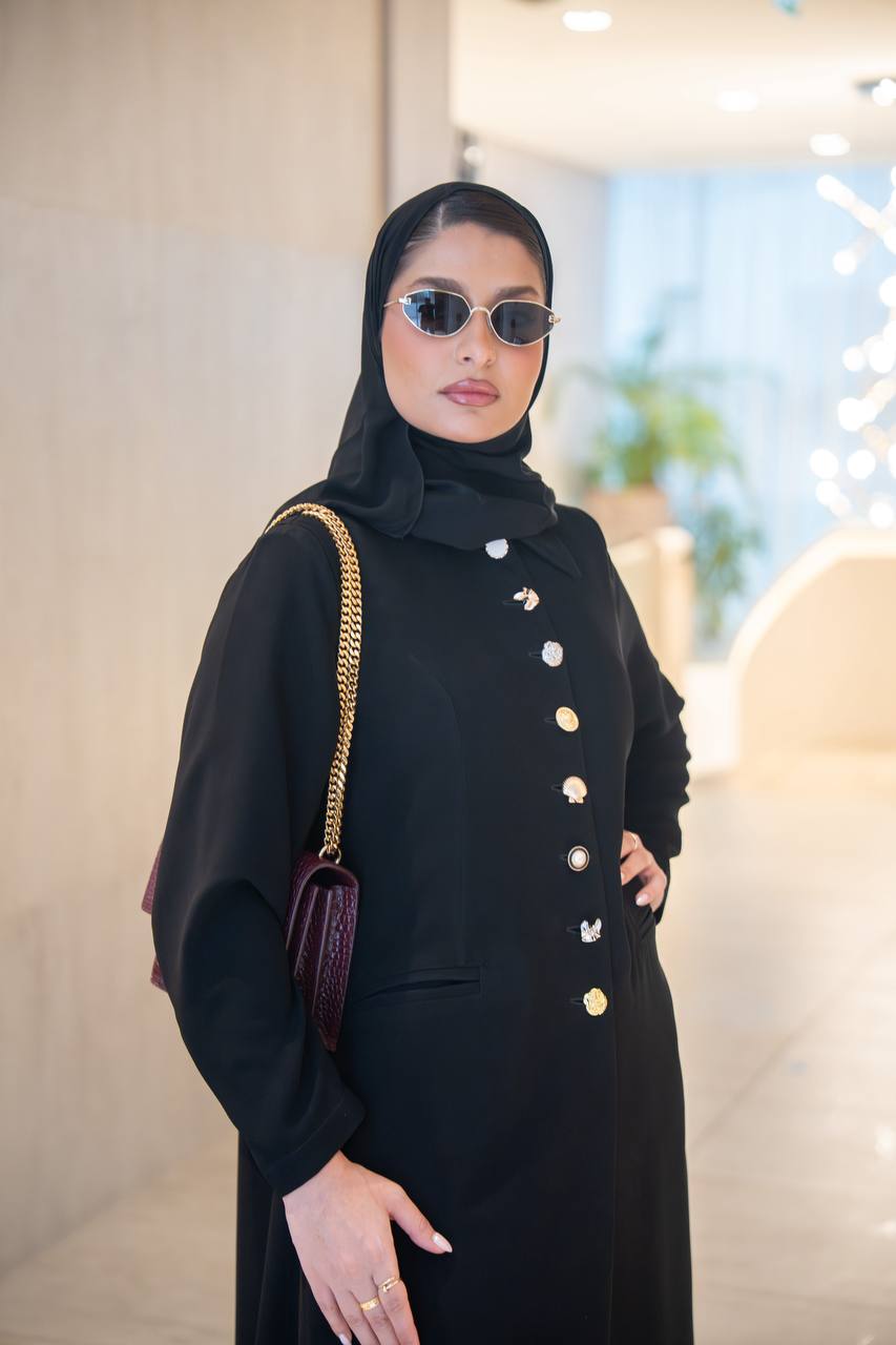 عباية بخام كريب كوبا باللون الاسود C:IB337