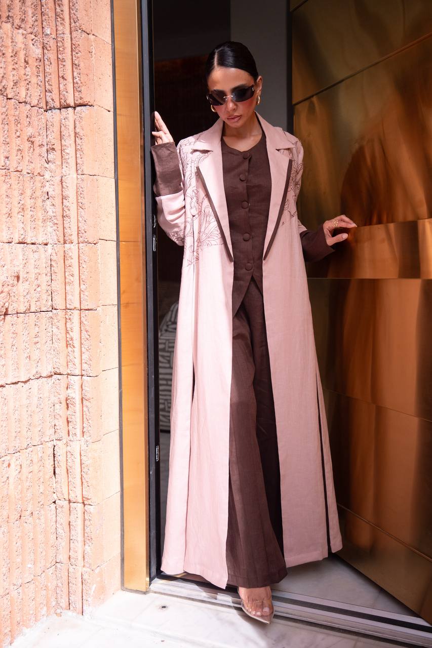 Flesh-colored linen blazer abaya with embroidery.C:412
