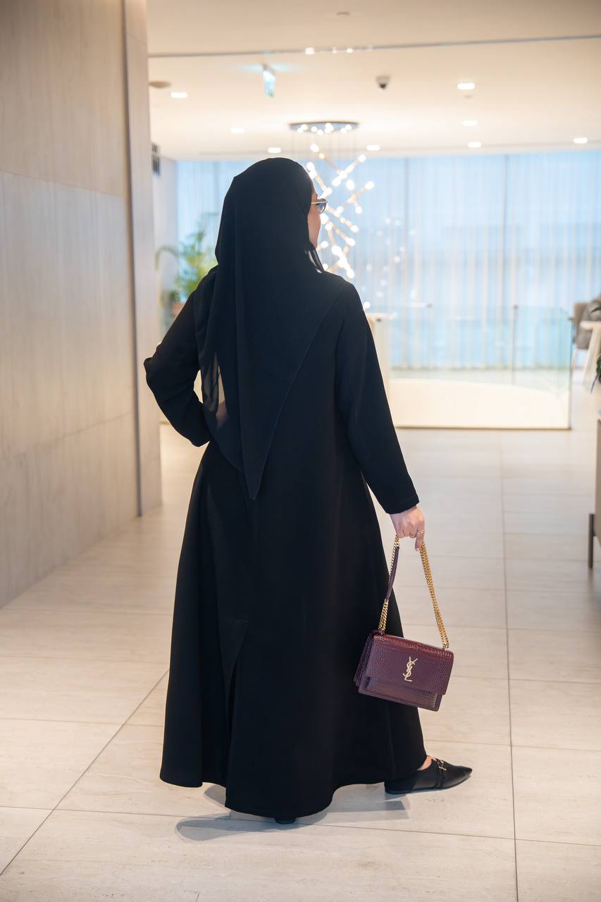 عباية بخام كريب كوبا باللون الاسود C:IB337