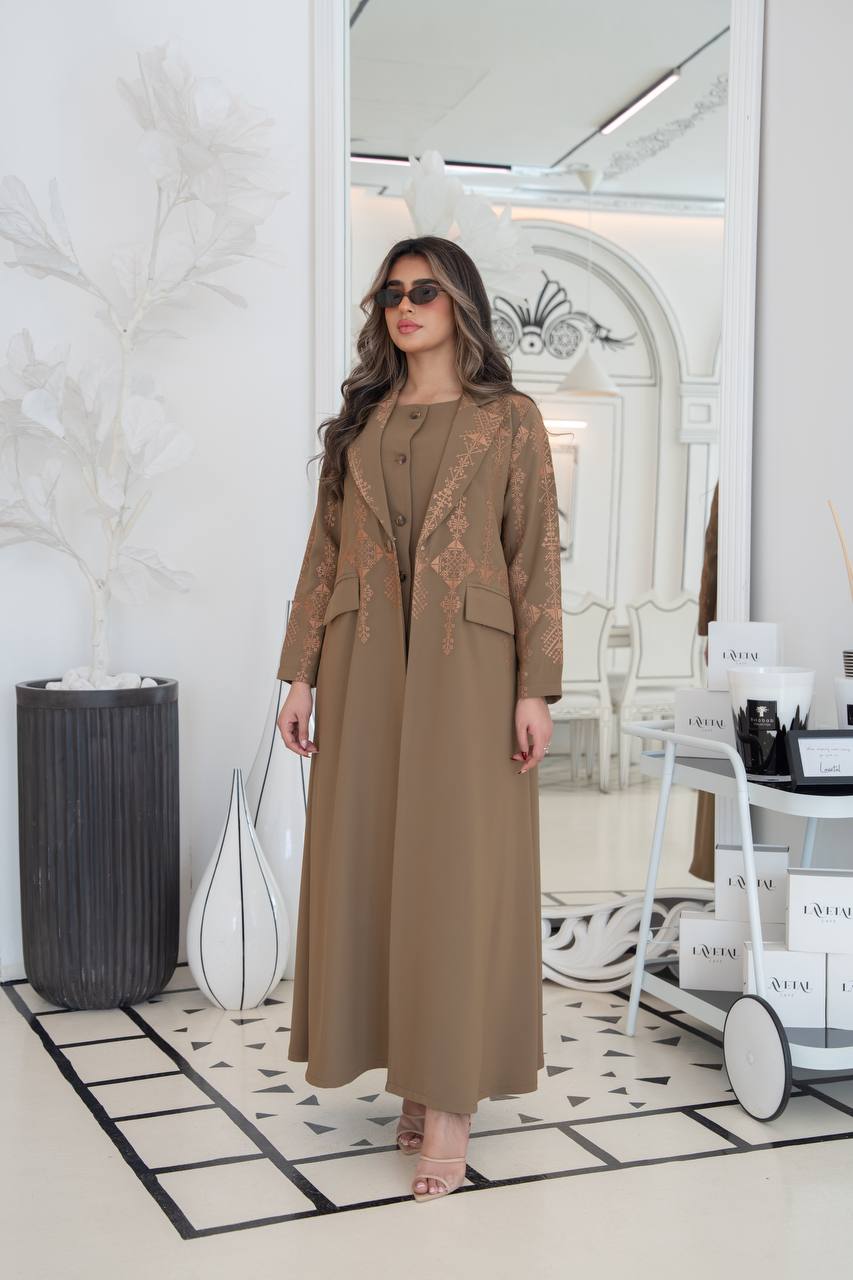 Crepe abaya in a distinctive caramel color. C:383