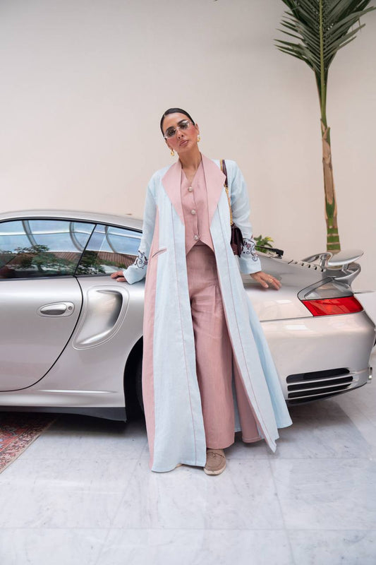 عباية بليزر لينن باللون الازرق السماوي مع تطريز .C:416